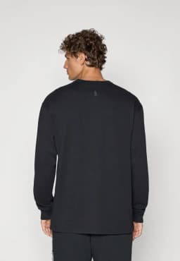 NIKE BASKETBALL Chicago Bulls L/S Tee - Black — (_z2b7nbbrnaw)