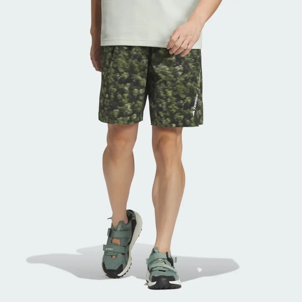 ADIDAS TERREX NATIONAL GEOGRAPHIC AREOREADY PRINT SHORTS — (is9516)